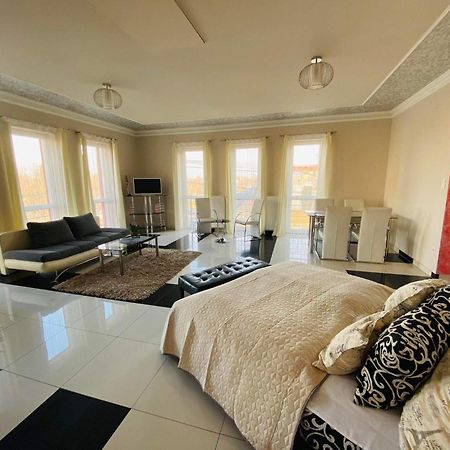 Box Vendeghaz Hotel Nagykata Bilik gambar