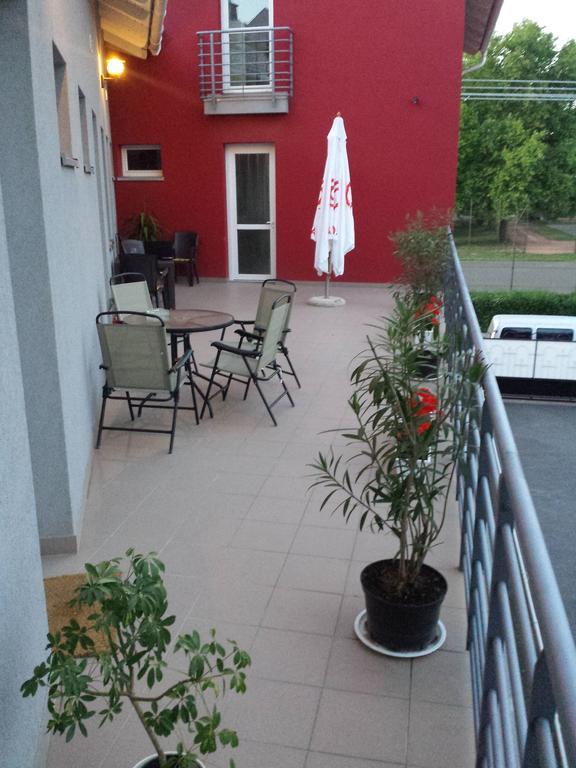 Box Vendeghaz Hotel Nagykata Luaran gambar